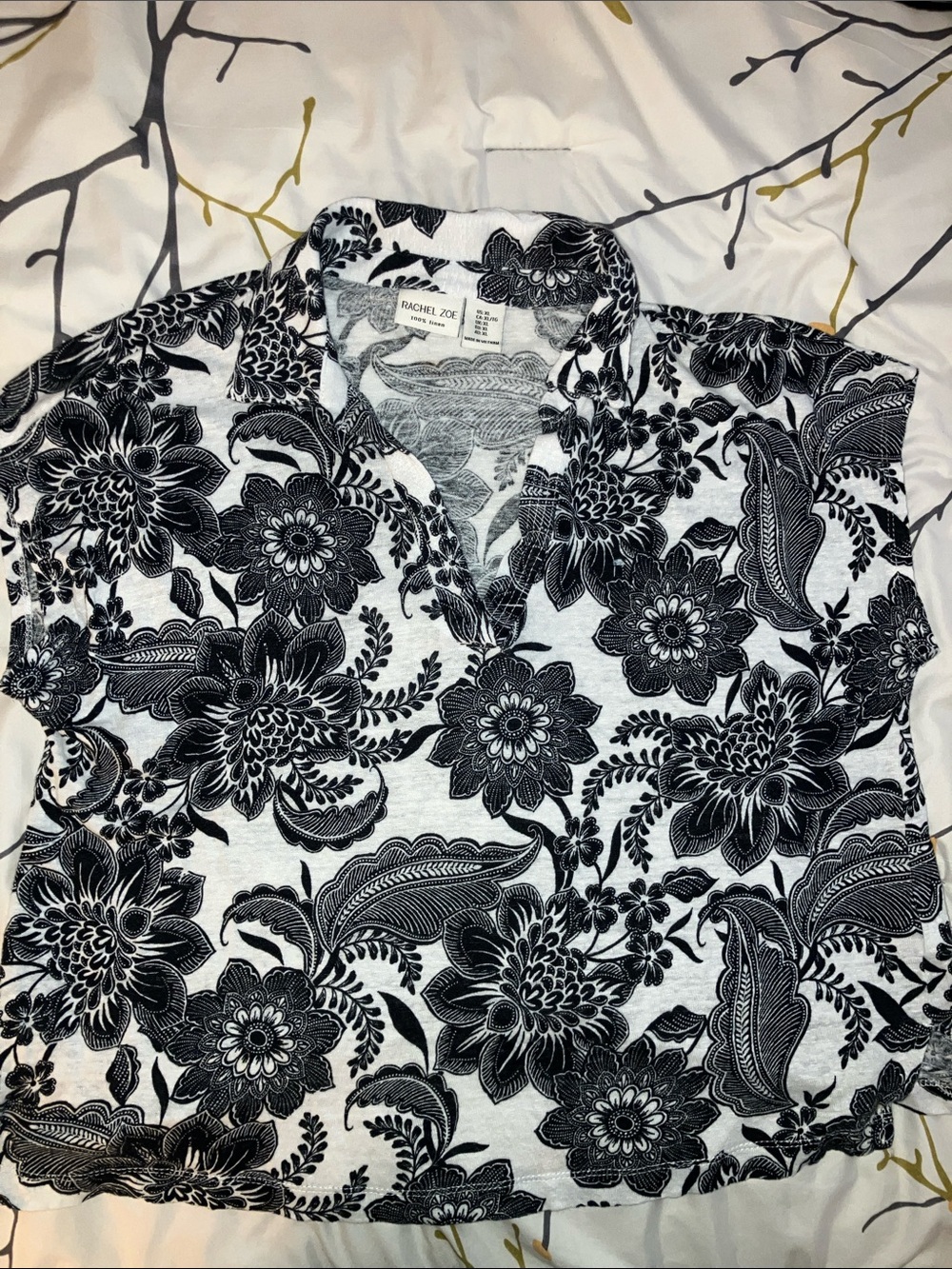 Rachel Zoe Black & White Floral Split-Neck Cap Sleeve Blouse